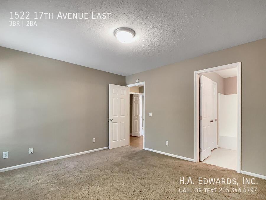 1522 17th Ave E - Photo 2 of 16