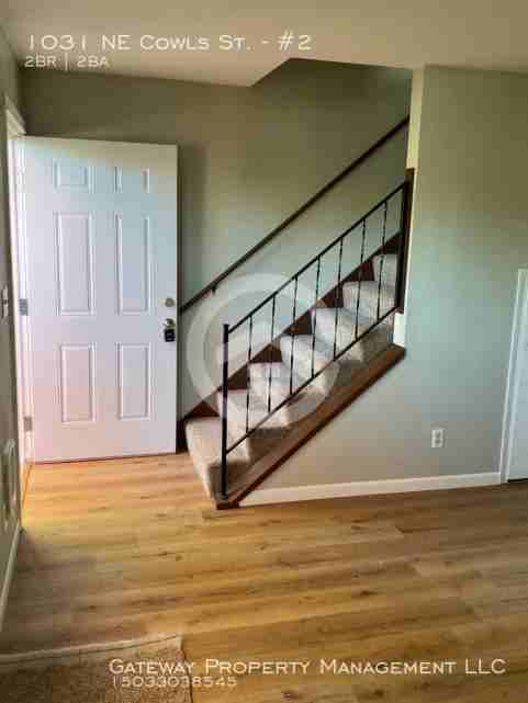 1031 Ne Cowls St #2 - Photo 5 of 12