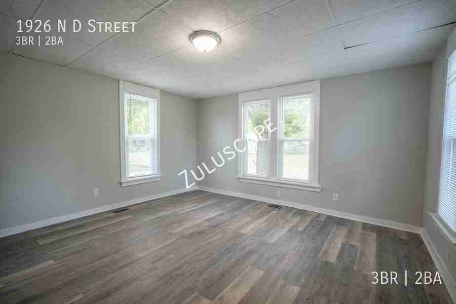 1926 N D St - Photo 3 of 18