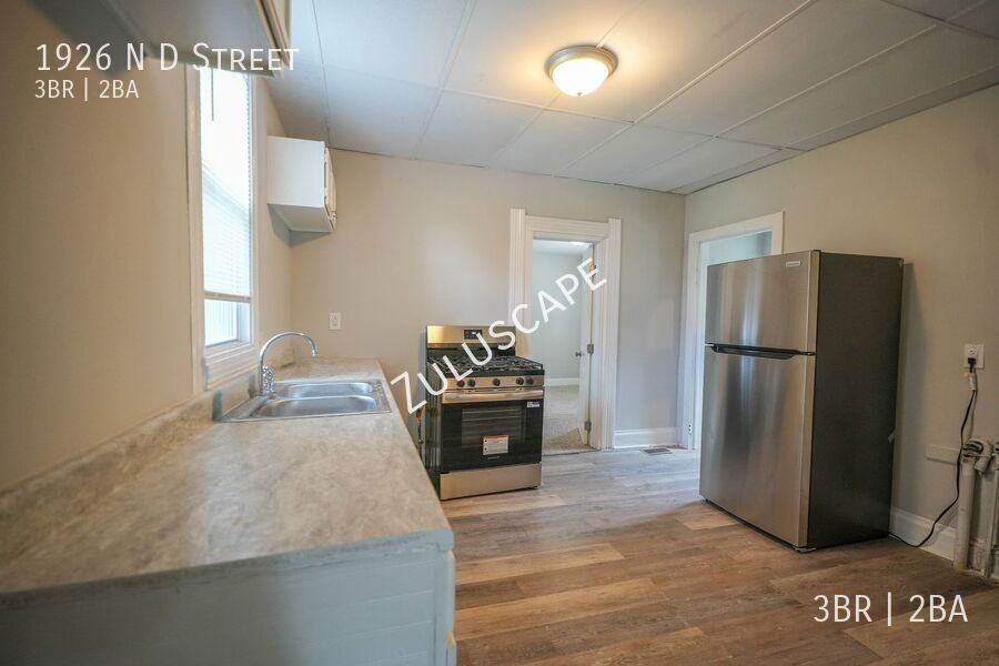 1926 N D St - Photo 5 of 18