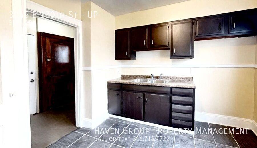 3045 E 130th St #UP - Photo 6 of 11