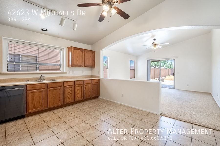 42623 W Michaels Dr - Photo 6 of 26