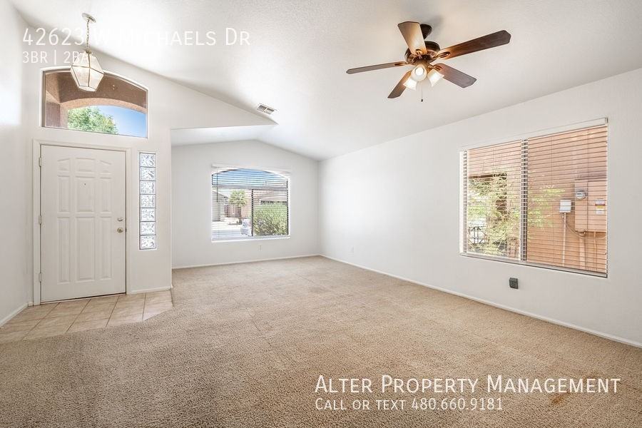 42623 W Michaels Dr - Photo 7 of 26