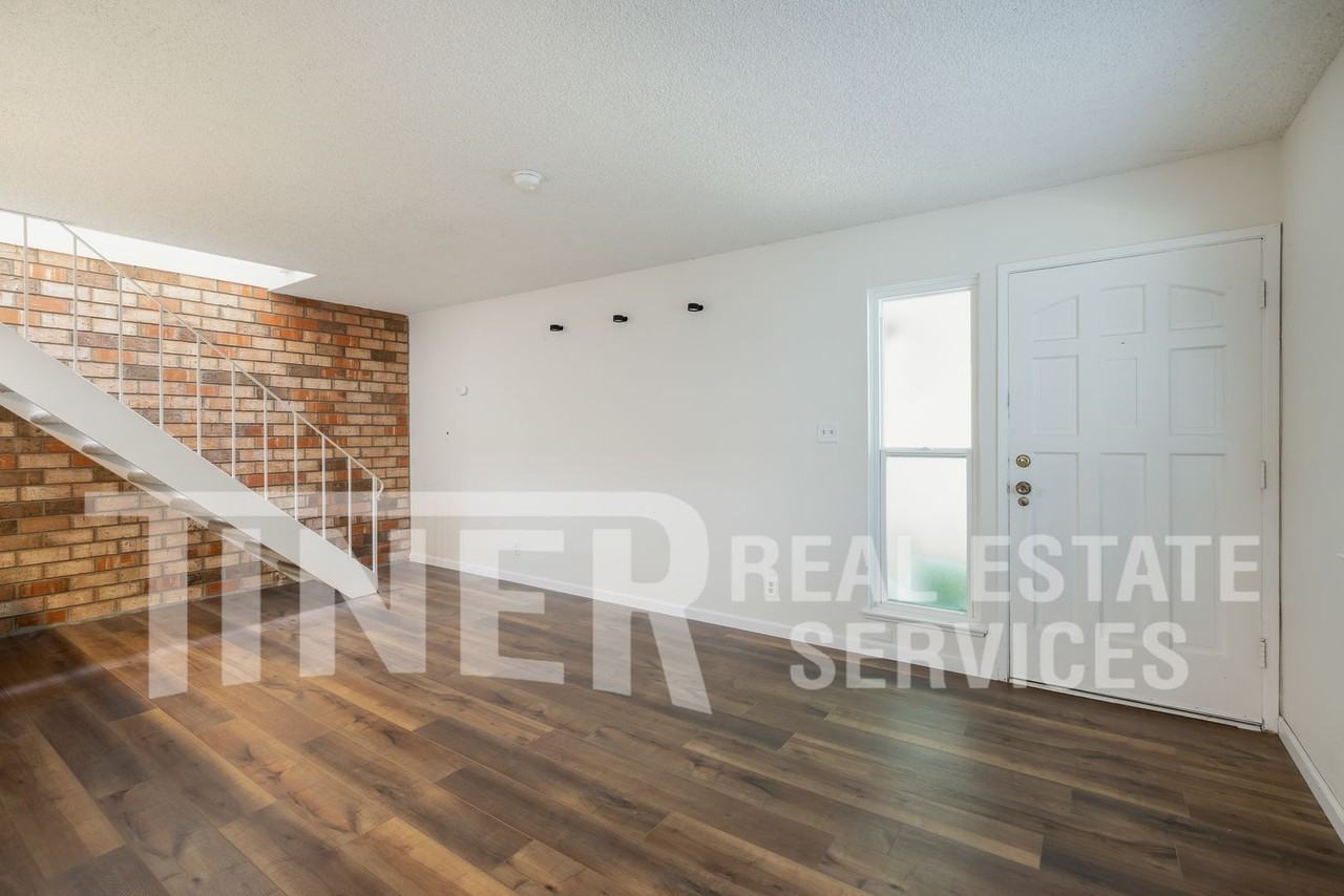 5145 Connecticut Dr #2 - Photo 4 of 24