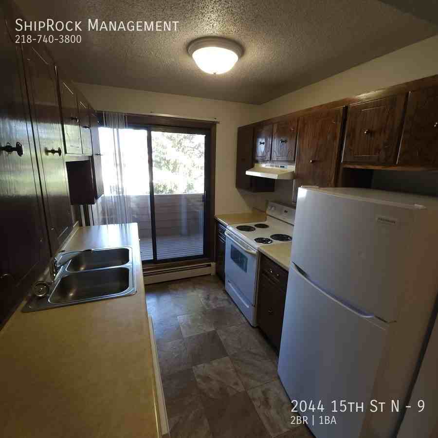2044 15th St N #9 - Photo 2 of 25