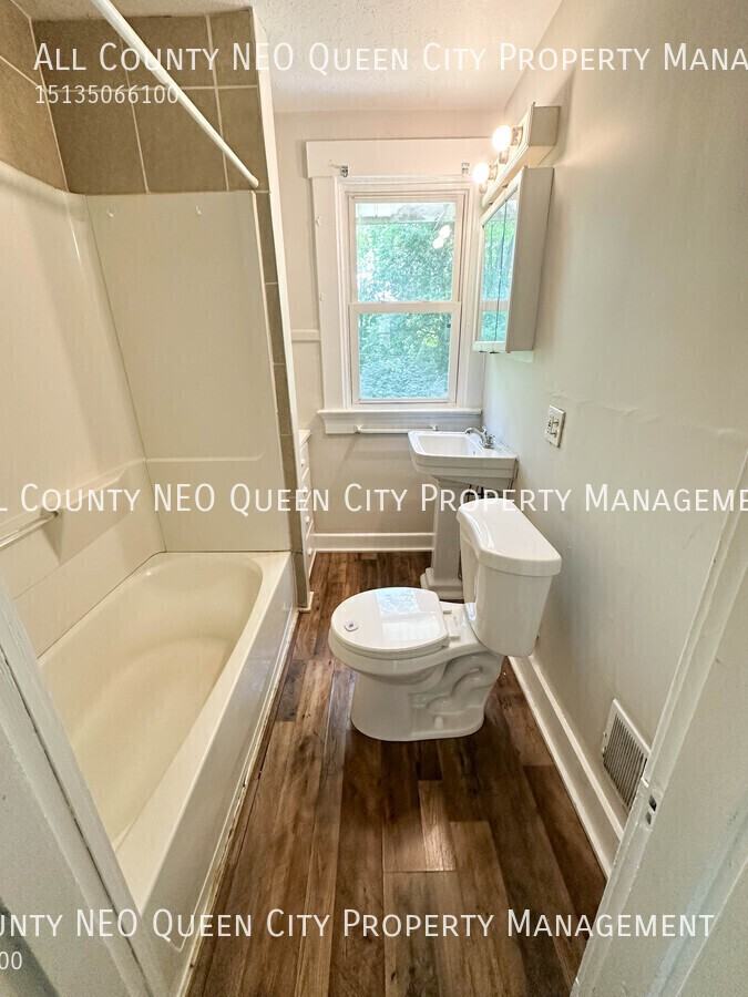 220 Cambridge Ave - Photo 5 of 12
