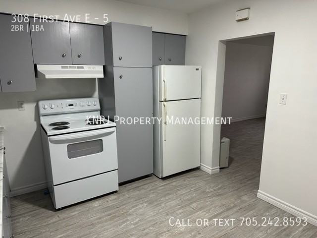308 First Ave E #5 - Photo 4 of 12