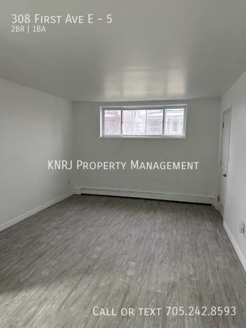 308 First Ave E #5 - Photo 5 of 12