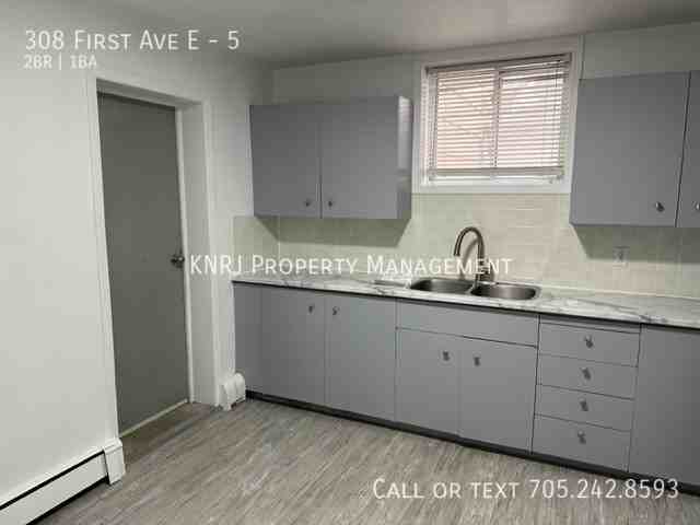 308 First Ave E #5 - Photo 6 of 12