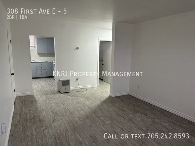 308 First Ave E #5 - Photo 7 of 12