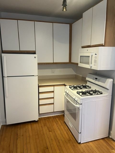 718 Hinman Ave #GD - Photo 7 of 10