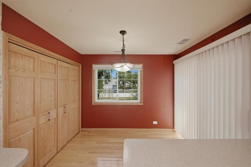 1671 Grosvenor Cir - Photo 5 of 10