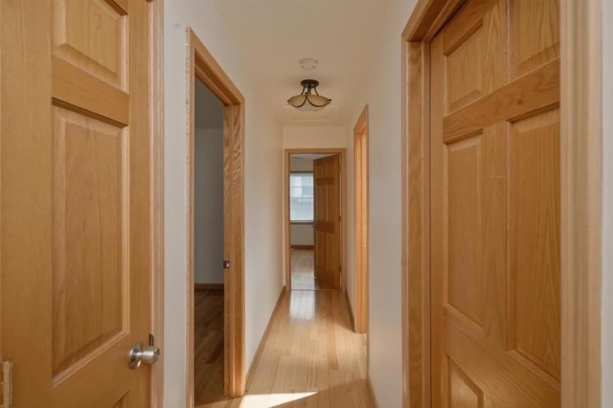 1671 Grosvenor Cir - Photo 7 of 10