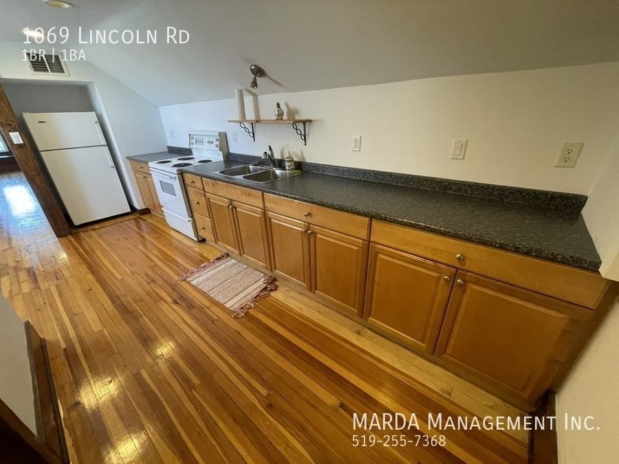 1069 Lincoln Rd - Photo 2 of 15