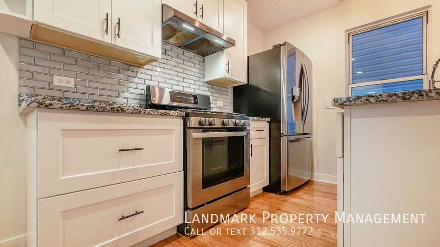 2038 W 21st St #1 - Photo 3 of 22