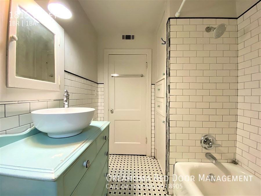1815 Carey Pl - Photo 6 of 24