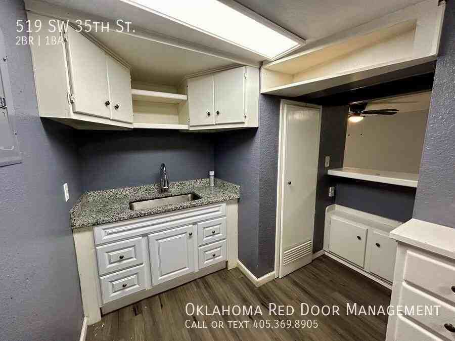 519 Sw 35th St - Photo 3 of 21
