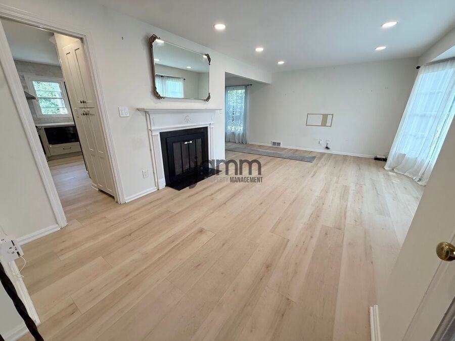 2787 Derbyshire Rd - Photo 4 of 26