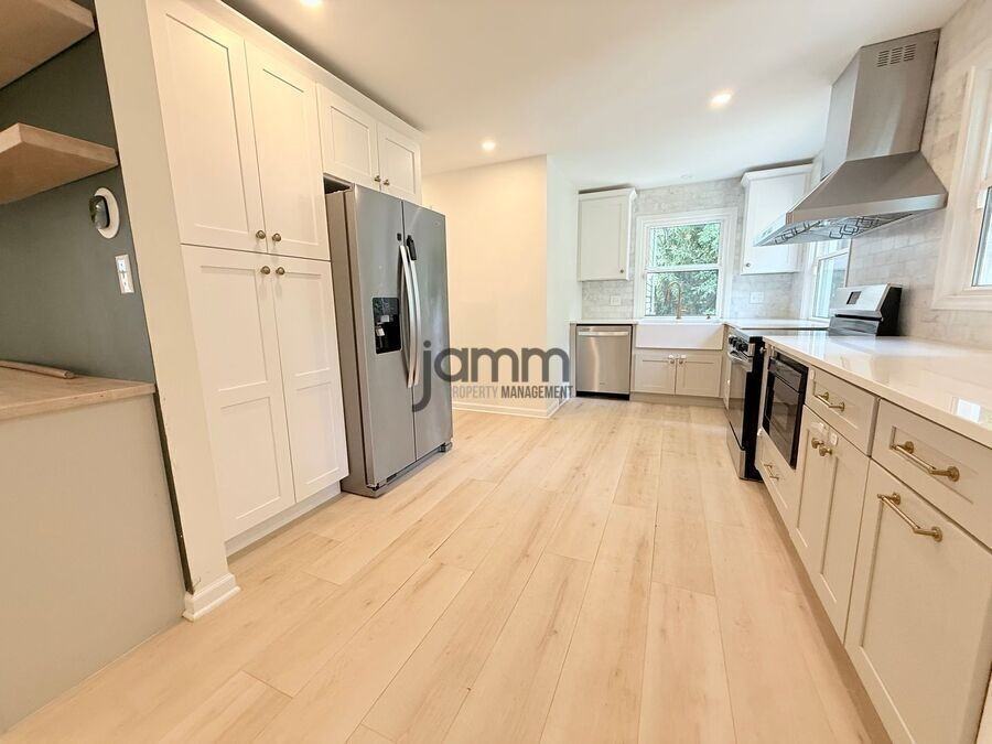 2787 Derbyshire Rd - Photo 5 of 26