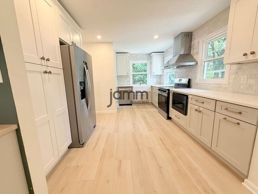 2787 Derbyshire Rd - Photo 6 of 26
