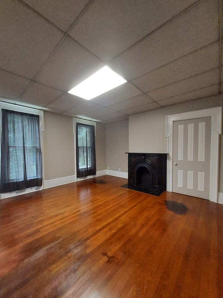 292 Hudson Ave #B - Photo 3 of 8