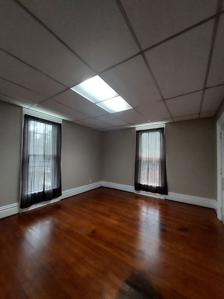 292 Hudson Ave #B - Photo 5 of 8