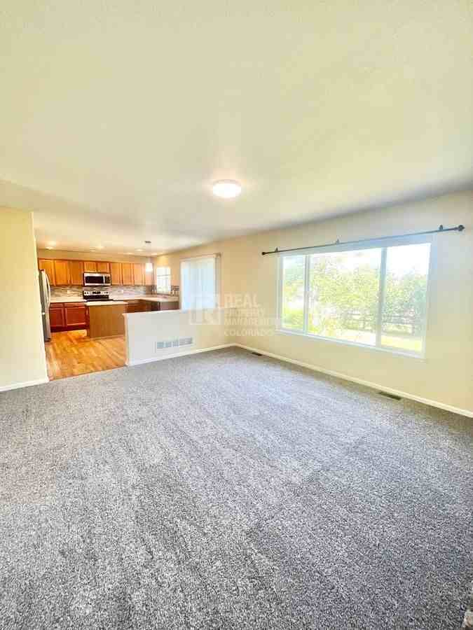 17273 E Lake Dr - Photo 6 of 40
