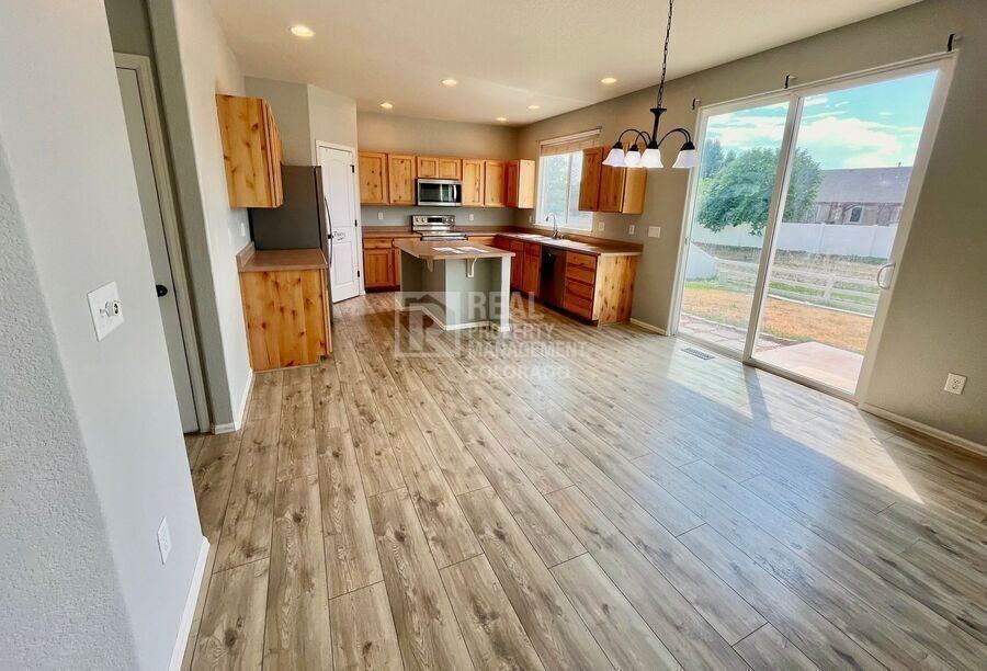 362 Shadowbrook Dr - Photo 2 of 23