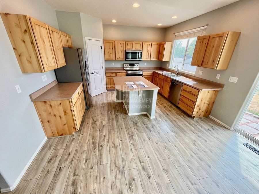 362 Shadowbrook Dr - Photo 3 of 23