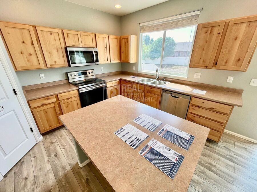 362 Shadowbrook Dr - Photo 4 of 23