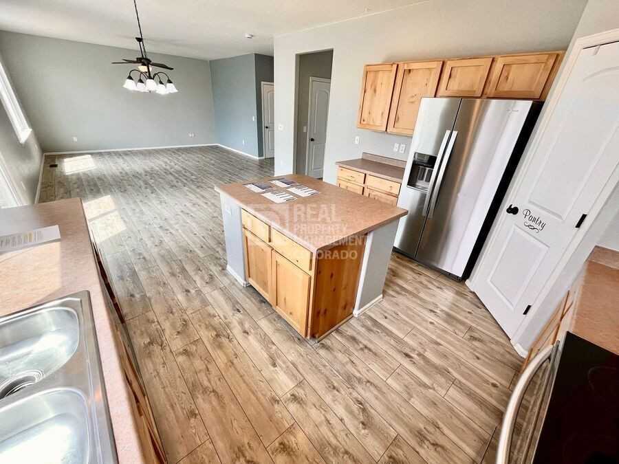 362 Shadowbrook Dr - Photo 5 of 23