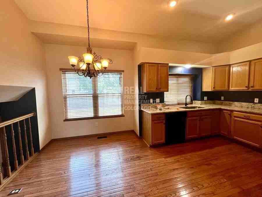 1313 Coolcrest Dr - Photo 6 of 31