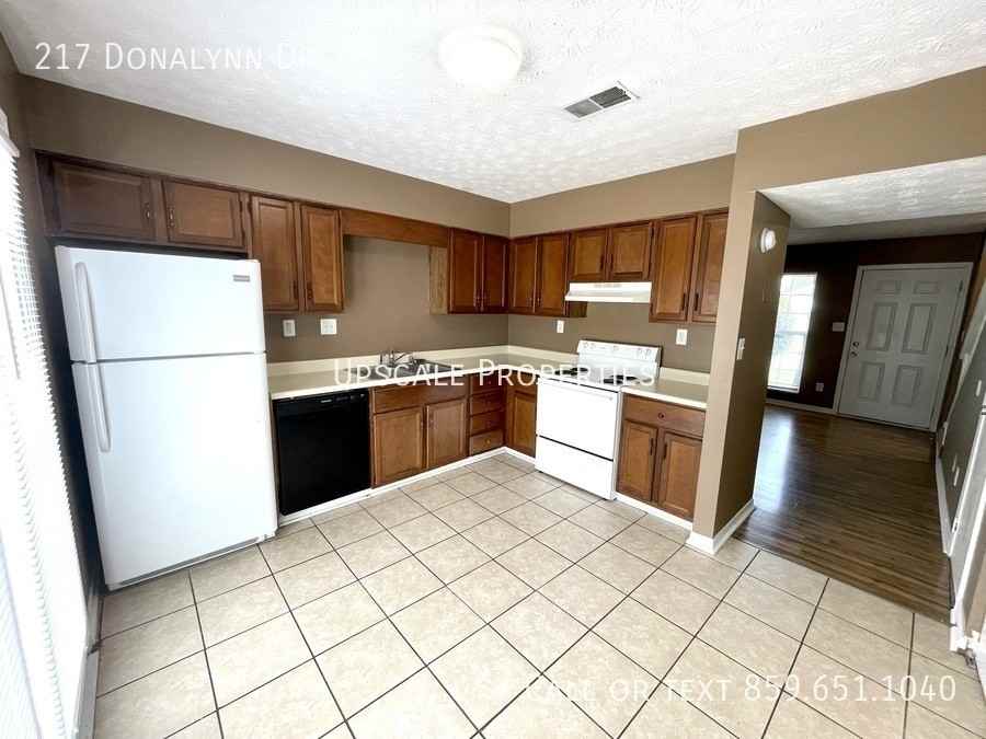 217 Donalynn Dr #B - Photo 3 of 9