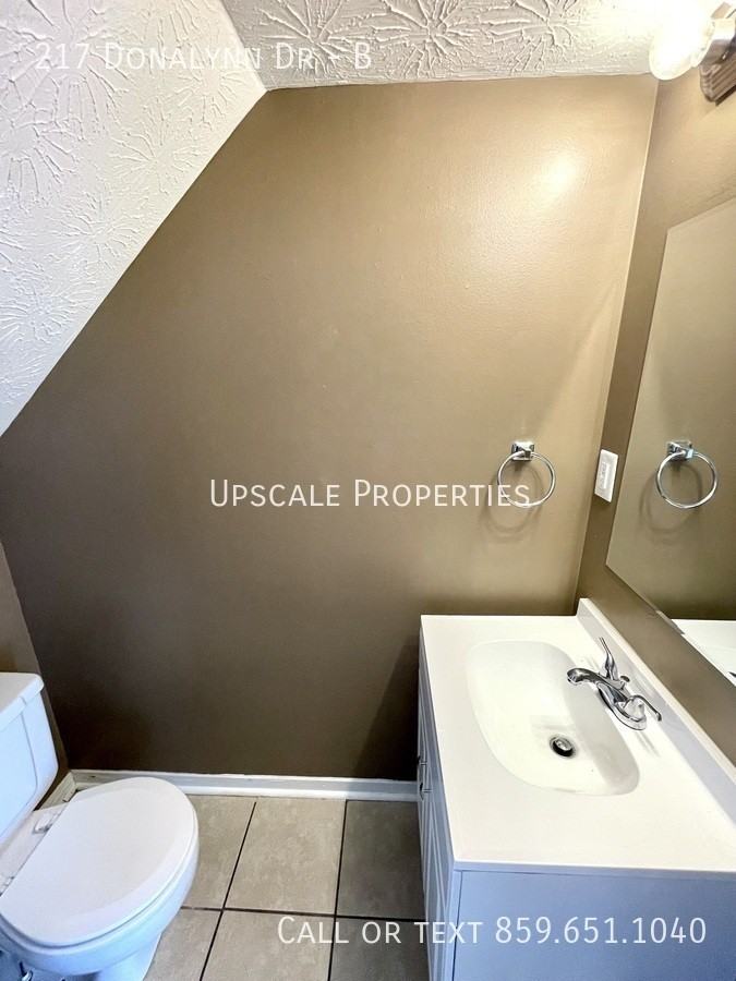 217 Donalynn Dr #B - Photo 4 of 9