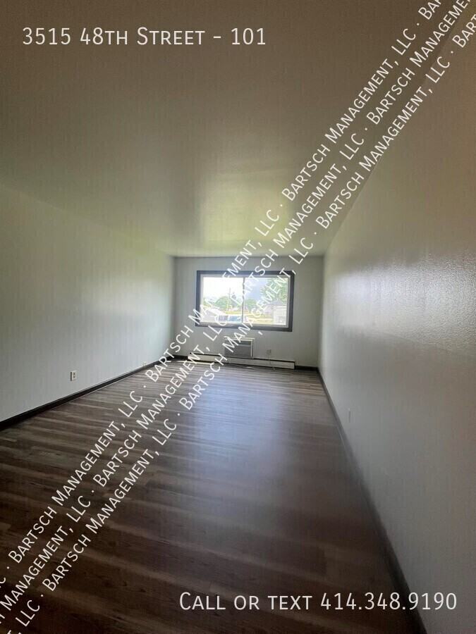 3515 48th St #101 - Photo 3 of 6