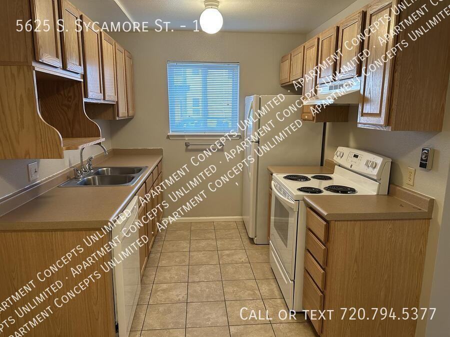 5625 S Sycamore St #102 - Photo 4 of 10