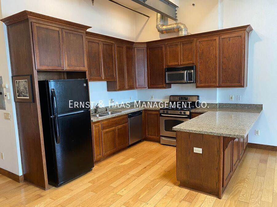 800 S Pacific Ave #203 - Photo 6 of 7