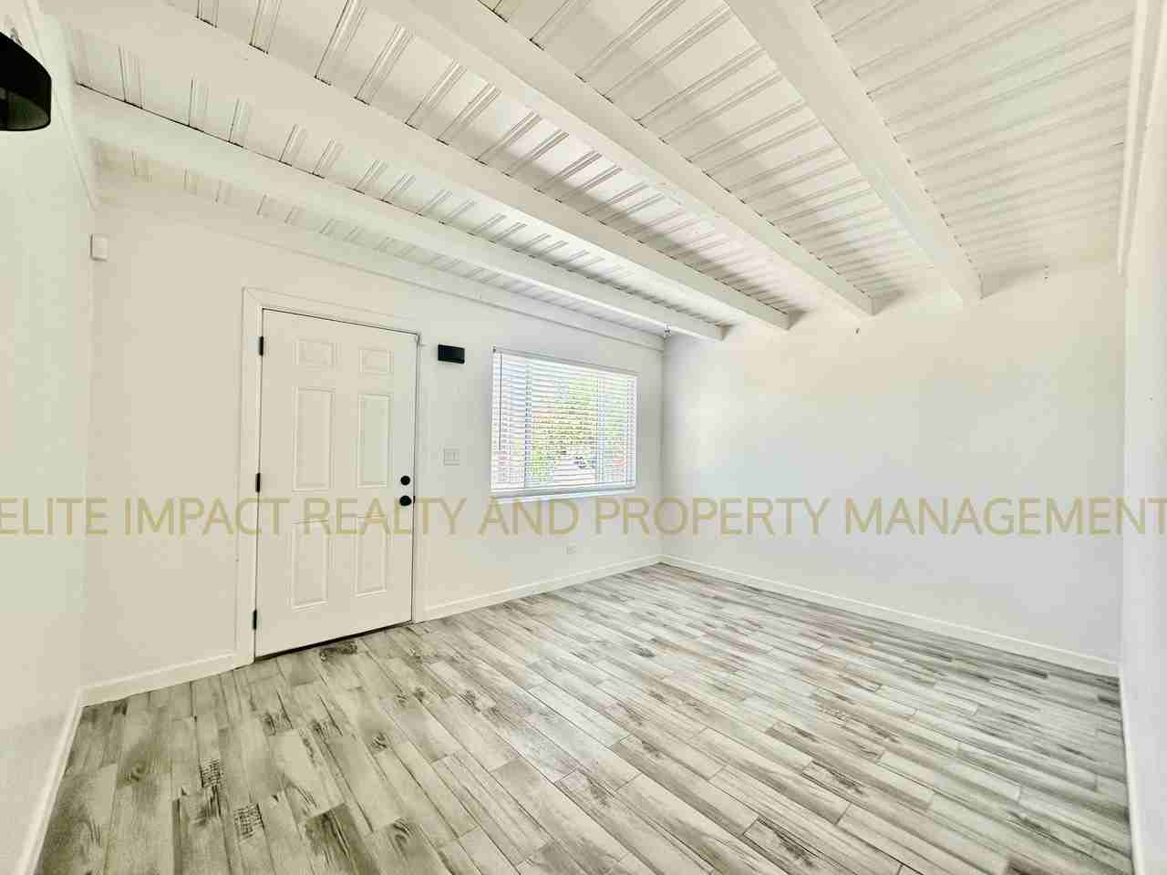1014 N Grande Ave #1 - Photo 4 of 12