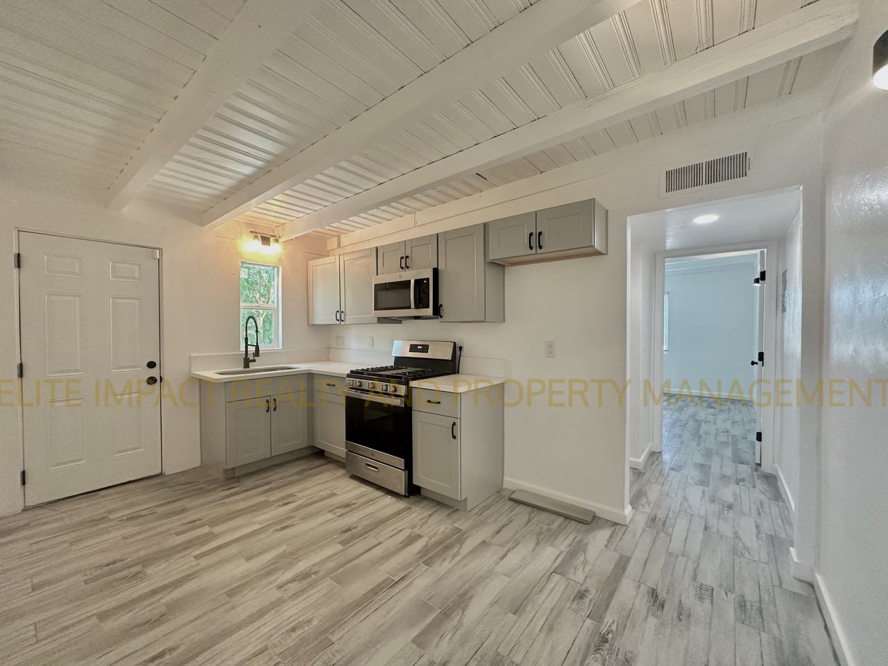 1014 N Grande Ave #1 - Photo 5 of 12