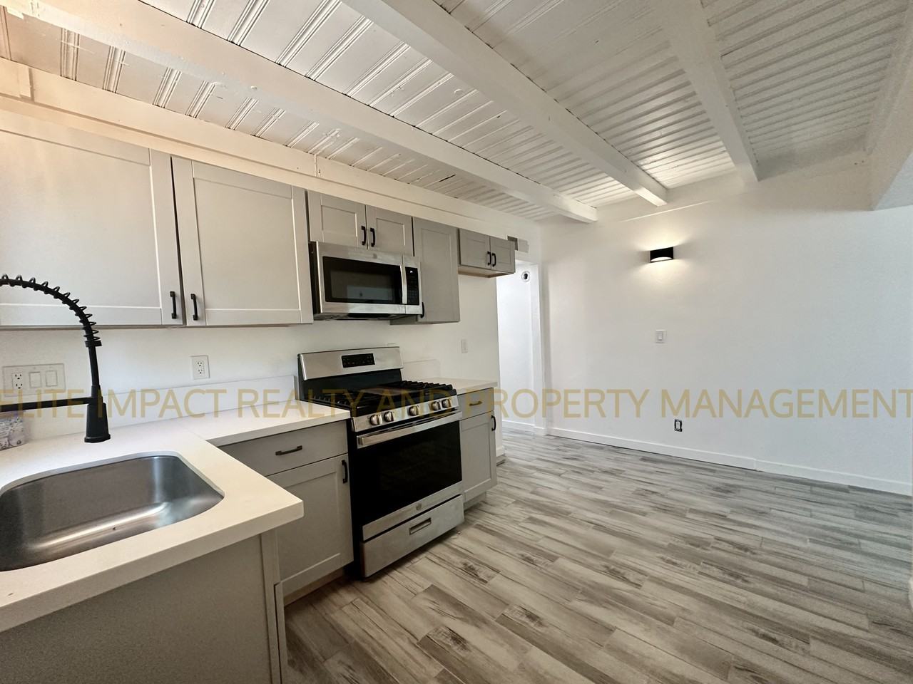 1014 N Grande Ave #1 - Photo 6 of 12