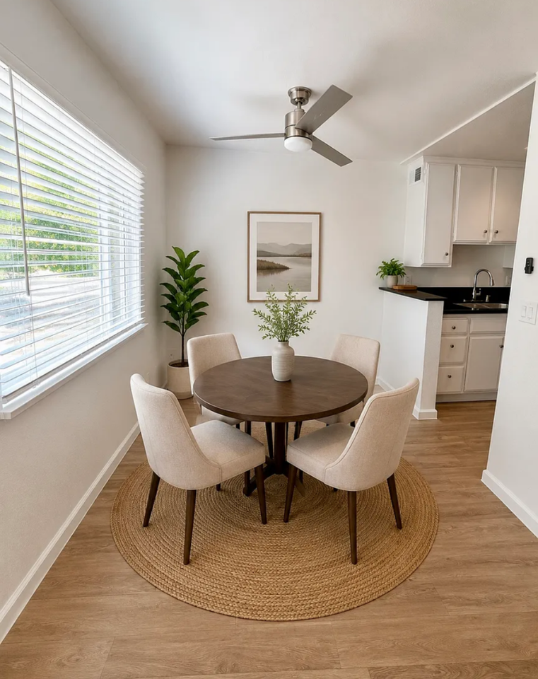 12207 Riverside Dr - Photo 2 of 7