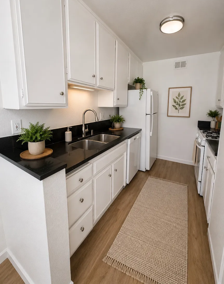 12207 Riverside Dr - Photo 3 of 7