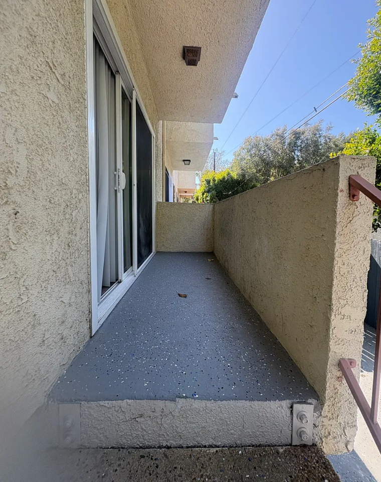12207 Riverside Dr - Photo 7 of 7