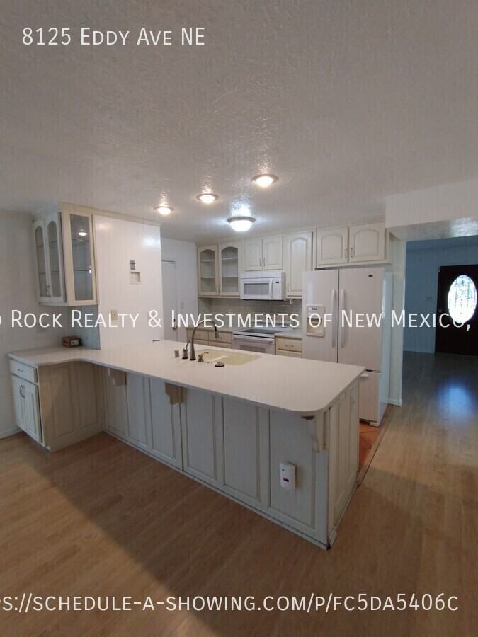 8125 Eddy Ave Ne - Photo 6 of 19