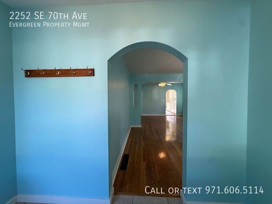 2252 Se 70th Ave - Photo 5 of 50