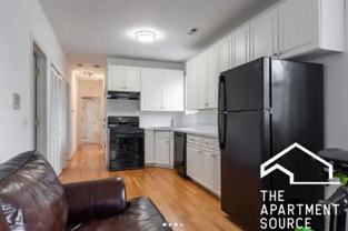 2901 N Hoyne Ave - Photo 1 of 1