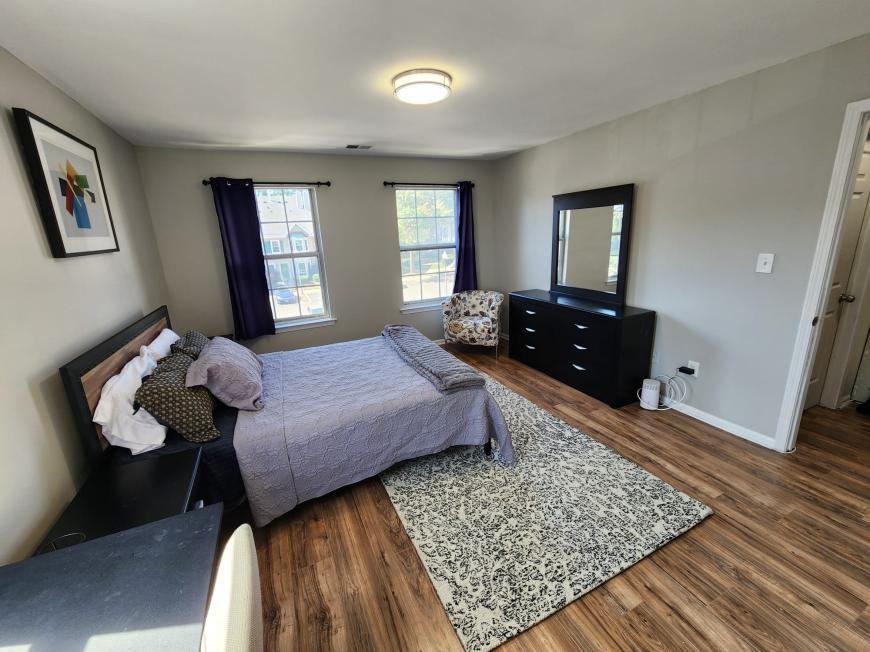 37 Howard Court3 - Master Bedroom - Photo 2 of 10