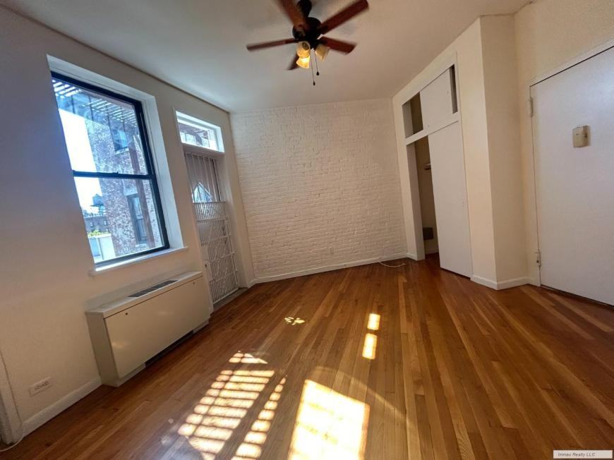 2020 Broadway - Photo 2 of 10