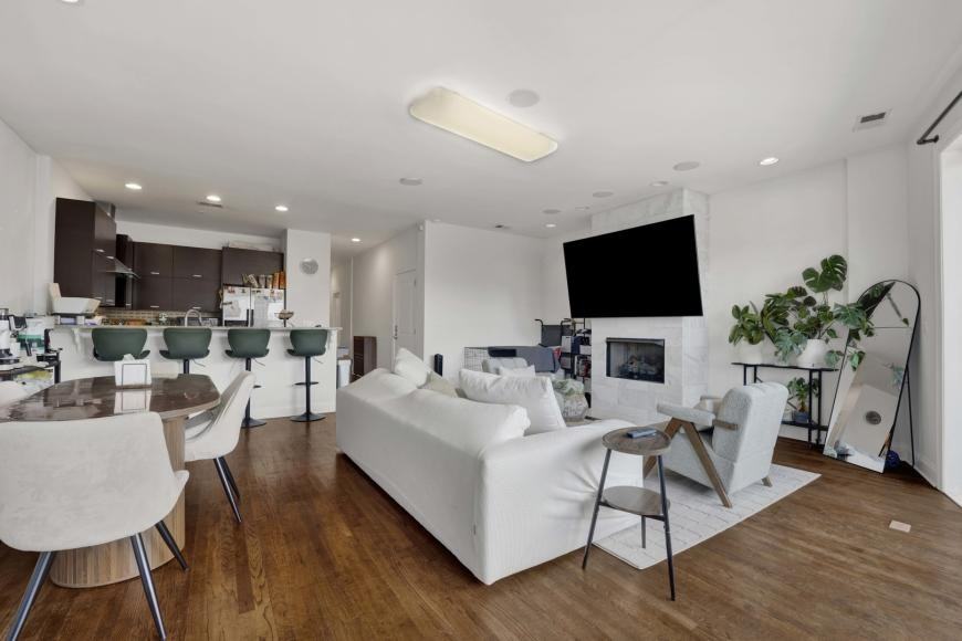 3505 N Elston Ave - Photo 4 of 10