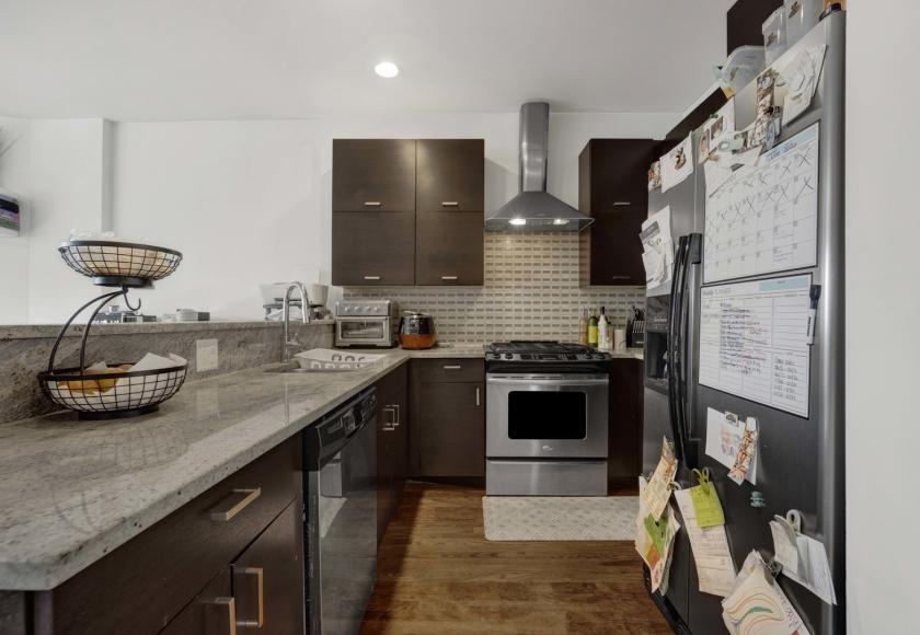 3505 N Elston Ave - Photo 5 of 10